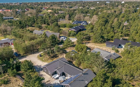 Allen - 1Km from the Sea: Cottage, Shed, Hut, Farmhouse, Prairie, Shack, Barn, Log Cabin, Garden Buildings