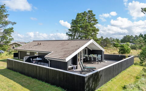 Albrecht - 1.8Km from the Sea: Cottage, Shed, Hut, Farmhouse, Prairie, Shack, Barn, Log Cabin, Garden Buildings