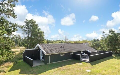 Albrecht - 1.8Km from the Sea: Cottage, Shed, Hut, Farmhouse, Prairie, Shack, Barn, Log Cabin, Garden Buildings