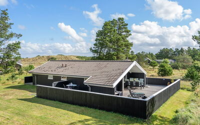 Albrecht - 1.8Km from the Sea