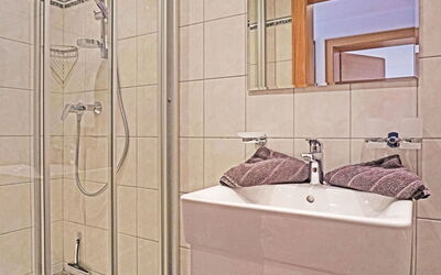 Accommodation:&nbsp;Studio 1 107.1
