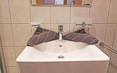 Accommodation:&nbsp;Studio 1 107.1