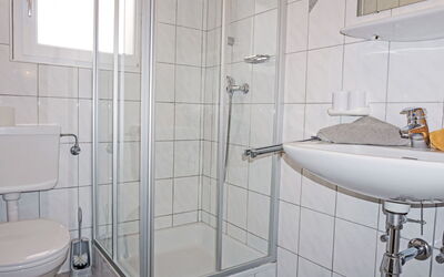 Accommodation:&nbsp;Friedl 107.2
