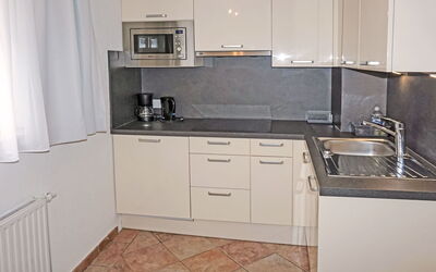 Accommodation:&nbsp;Studio 1 107.1