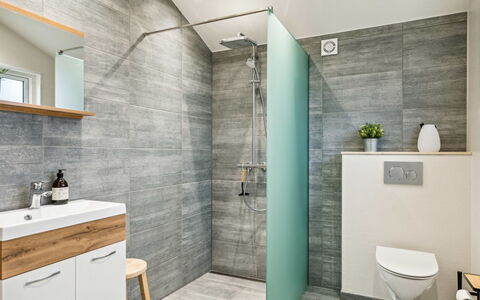 Juste - 1.7Km from the Sea: Flooring, Floor, Plumbing Fixture, Interior Design, Bathroom, Toilet, Bathroom Cabinet, Plumbing, Tile, Toilet Seat