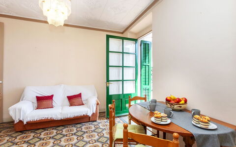 Baldri: Table, Property, Furniture, Window, Chair, Interior Design, Wood, Building, Floor, Comfort