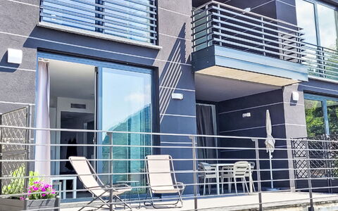 Lakeview Terrace: Water, Plant, Property, Sky, Swimming Pool, Azure, Building, Grass, Rectangle, Shade