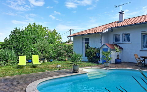 Mayne: Blue, Swimming Pool, House, Residential Area, Home, Cottage, Eco Hotel, Landscaping, Garden, Estate