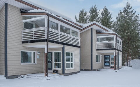 Vuokatinranta Suite 4 C: Winter, Home, Siding, Snow, Freezing, Cottage, Balcony, Daylighting
