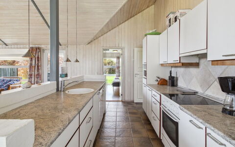 Carit - 80M from the Sea: Estate, Shade, Driveway, Farmhouse