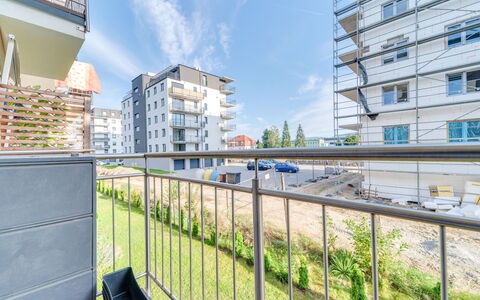 Kęty: Sky, Cloud, Building, Daytime, Window, Plant, Tower Block, Urban Design, Fence, Condominium