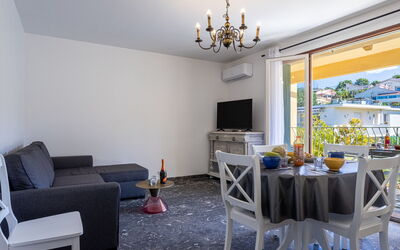 Accommodation:&nbsp;Les Voiles 520.2