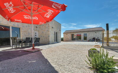 Vulelija Holiday Home