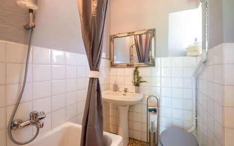 Rustico Pio Filippo: Mirror, Plumbing Fixture, Sink, Tap, Property, Bathroom Sink, Bathroom, Purple, Building, Plant