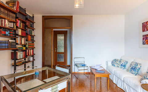 La Casa del Musicista: Table, Furniture, Property, Couch, Building, Chair, Interior Design, Wood, Flooring, Floor