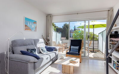Accommodation:&nbsp;Grifeu 385.4