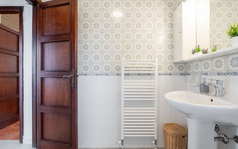 Pula 100: Mirror, Tap, Plumbing Fixture, Property, Sink, Bathroom, Door, Plant, Building, Interior Design