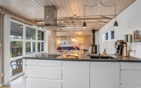 Mira - 500M from the Sea: House, Home, Door, Roof, Cottage, Estate, Garden, Shade, Siding, Yard