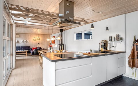Mira - 500M from the Sea: House, Home, Door, Roof, Cottage, Estate, Garden, Shade, Siding, Yard