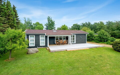 Mira - 500M from the Sea: House, Home, Door, Roof, Cottage, Estate, Garden, Shade, Siding, Yard
