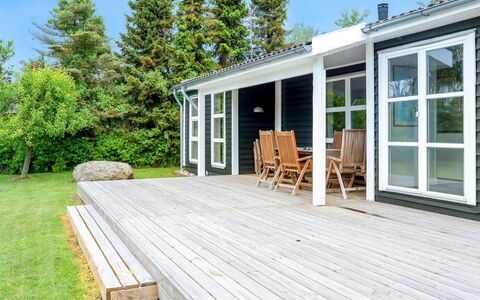 Mira - 500M from the Sea: House, Home, Door, Roof, Cottage, Estate, Garden, Shade, Siding, Yard