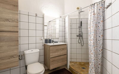 Accommodation:&nbsp;Germaine 157.1