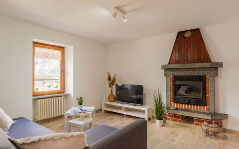 Miki Mhouse: Property, Furniture, Plant, Window, Wood, Interior Design, Table, Living Room, Houseplant, Floor