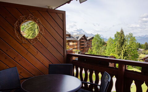 Jade 22: Property, Sky, Table, Wood, Lighting, Building, Cloud, Shade, Interior Design, Porch