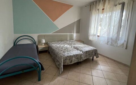 Rosolina Mare 630: Table, Furniture, Property, Plant, Blue, Chair, Tableware, Shade, Interior Design, Outdoor Furniture