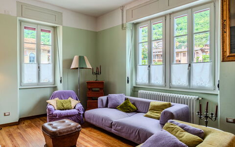 Regina 29: Couch, Property, Window, Furniture, Table, Interior Design, Wood, Living Room, Comfort
