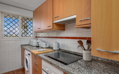 Aldea Hills: Countertop, Cabinetry, Property, Kitchen Sink, Furniture, Building, Tap, Sink, Kitchen, Kitchen Stove