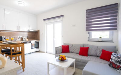 Accommodation:&nbsp;Lucius 1 112.1