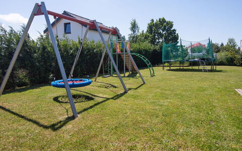 Nemo: Grass, Outdoor Play Equipment, Public Space, Playground Slide, Chute, Leisure, Playground, Park, Garden, Lawn