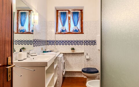 Mofra: Mirror, Property, Sink, Tap, Bathroom Sink, Bathroom Cabinet, Plumbing Fixture, Purple, Bathroom, Cabinetry