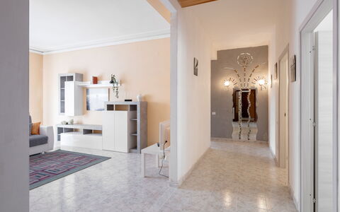 Maison Loreto: Property, Wood, Hall, Interior Design, Architecture, Picture Frame, Floor, Door, Flooring, Hardwood
