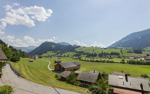 Chalet Anita: Grass, Mountainous Landforms, Hill, Grassland, House, Rural Area, Highland, Plain, Landscape, Land Lot
