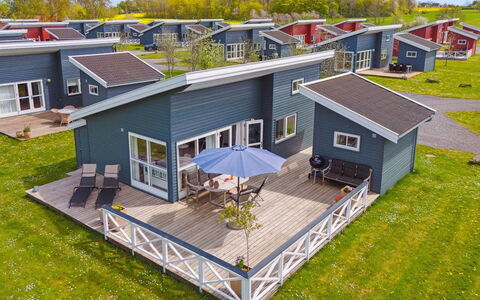 Melin - 2.8Km from the Sea: Wood, Roof, Architecture, Home, House, Cottage, Siding, Hardwood, Slope, Estate