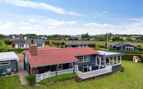 Diddi - 170M from the Sea: Wood, Home, Porch, Deck, Hardwood, Roof, Wood Stain, Wood Flooring, Eco Hotel