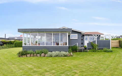 Diddi - 170M from the Sea: Wood, Home, Porch, Deck, Hardwood, Roof, Wood Stain, Wood Flooring, Eco Hotel