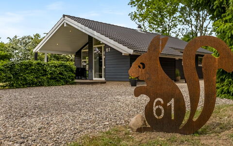 Jette - 30Km from the Sea: Home, Cottage, Porch, Hardwood, Siding, Deck, Shade, Plank, Estate, Garden Buildings