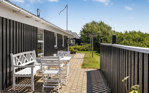 Hariet - 300M from the Sea: Thatching, Cottage, House, Roof, Home, Farmhouse, Hut, Estate, Village