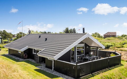 Hariet - 300M from the Sea: Thatching, Cottage, House, Roof, Home, Farmhouse, Hut, Estate, Village
