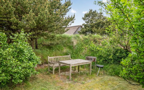 Wandrath - 2Km from the Sea: House, Roof, Home, Cottage, Shed, Garden Buildings, Siding, Yard, Log Cabin, Hut
