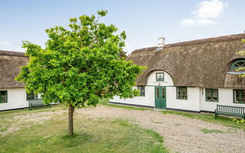 Wandrath - 2Km from the Sea: House, Roof, Home, Cottage, Shed, Garden Buildings, Siding, Yard, Log Cabin, Hut