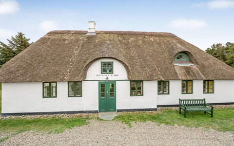 Wandrath - 2Km from the Sea: House, Roof, Home, Cottage, Shed, Garden Buildings, Siding, Yard, Log Cabin, Hut