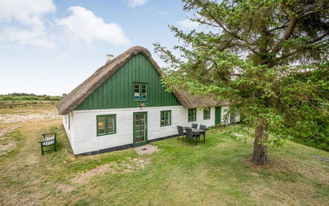 Wandrath - 2Km from the Sea: House, Roof, Home, Cottage, Shed, Garden Buildings, Siding, Yard, Log Cabin, Hut