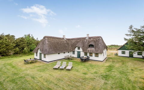 Wandrath - 2Km from the Sea: House, Roof, Home, Cottage, Shed, Garden Buildings, Siding, Yard, Log Cabin, Hut
