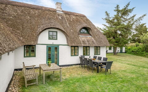 Wandrath - 2Km from the Sea: House, Roof, Home, Cottage, Shed, Garden Buildings, Siding, Yard, Log Cabin, Hut