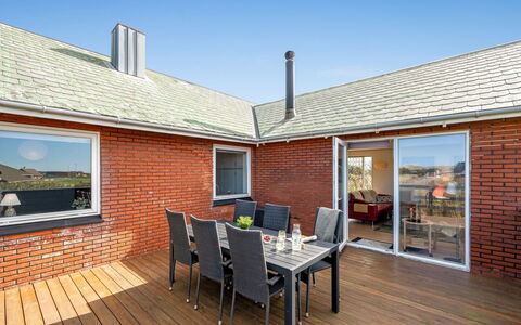 Hilppa - 400M from the Sea: Wood, Home, Porch, Deck, Hardwood, Roof, Wood Stain, Wood Flooring, Eco Hotel