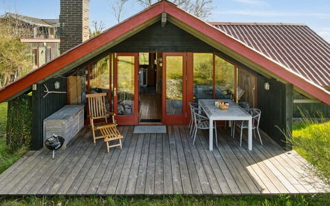 Asel - 25M from the Sea: Roof, Home, Door, Cottage, Shade, Siding, Yard, Estate, Backyard